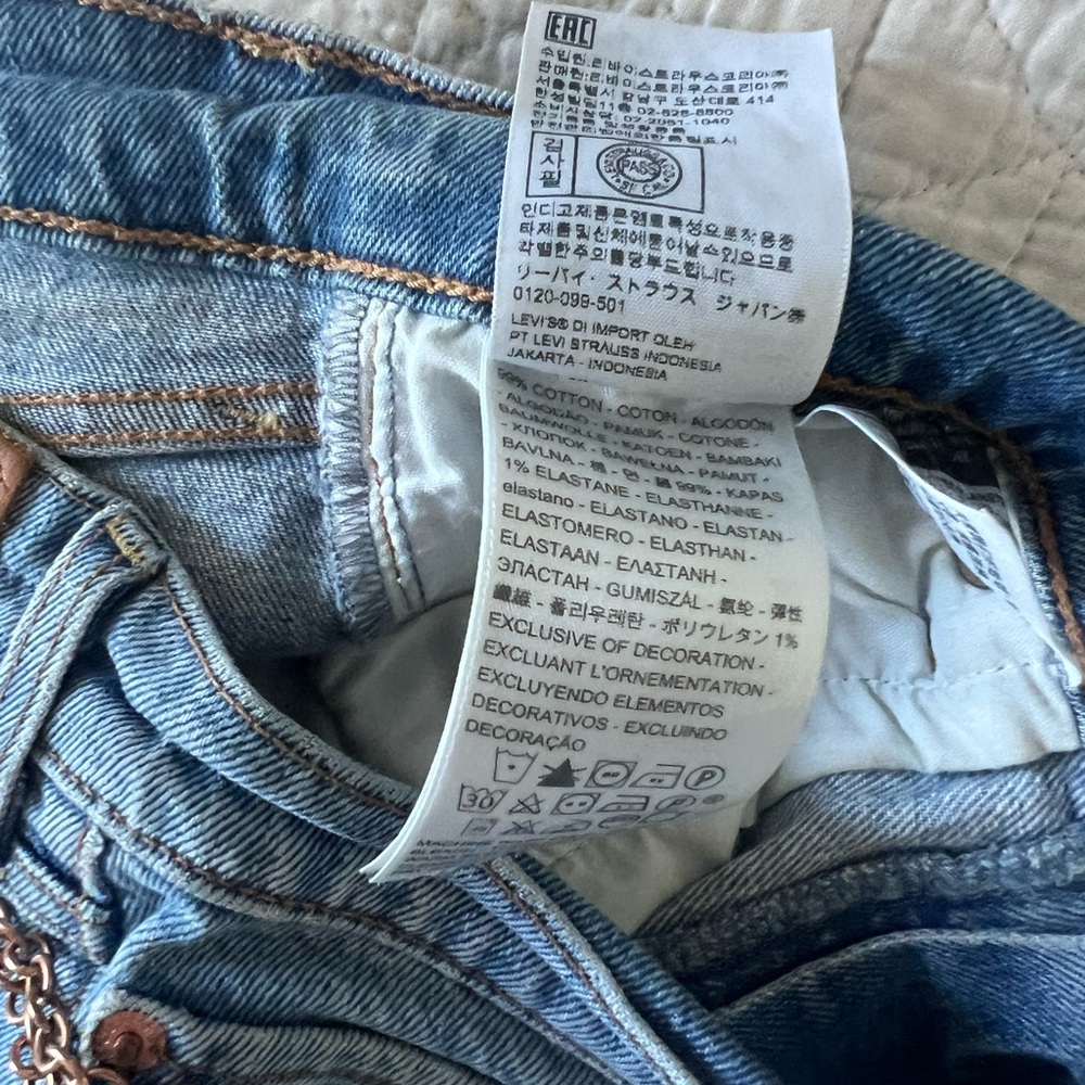 Levi’s Ribcage crop flare button fly Blue Denim Jeans - Picture 13 of 16